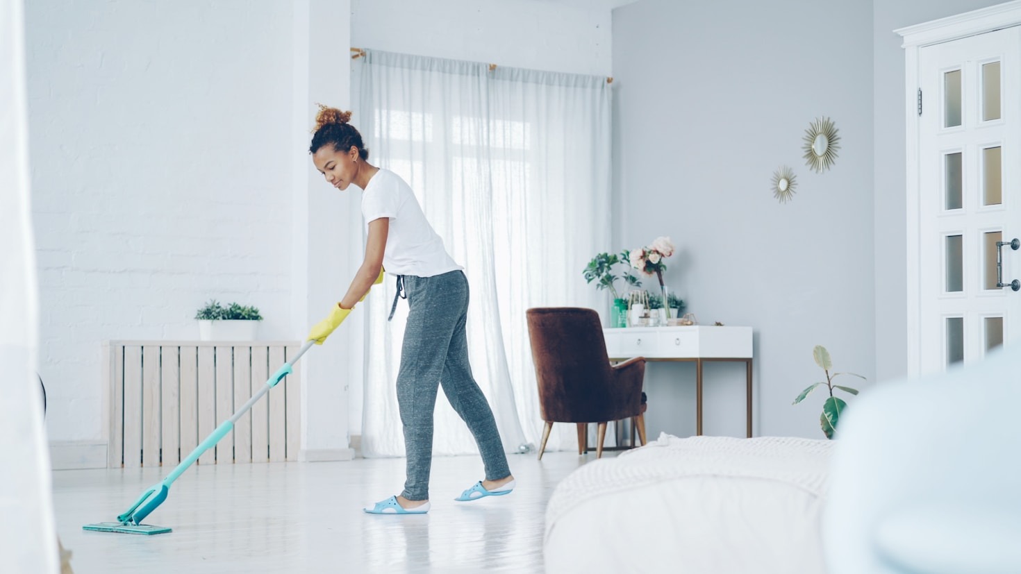 Meet the Sparkling House Cleaners Team: Reliable and Trusted
